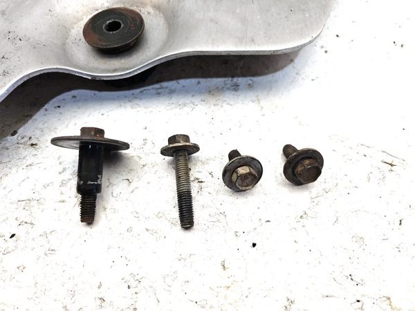 1999 Chevy Silverado 1500 Transfer Case Skid Plate 4X4 Oem With Bolts 15152822 — photo 2