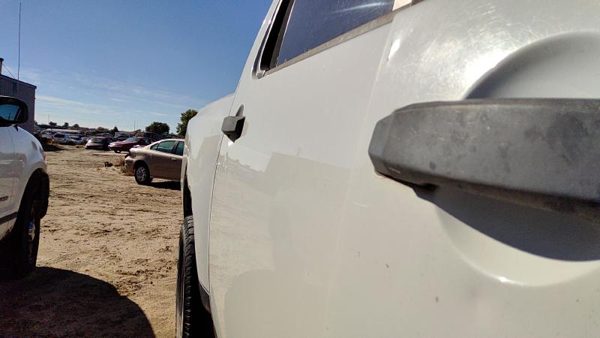 2004 Nissan TITAN Rear Door RH Q10 White Hail 82100ZR30A — photo 3