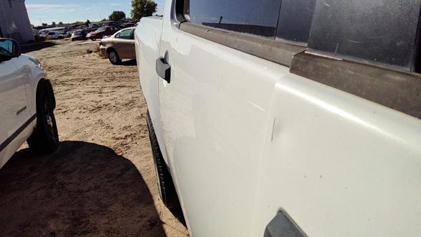 2004 Nissan TITAN Rear Door RH Q10 White Hail 82100ZR30A — photo 2