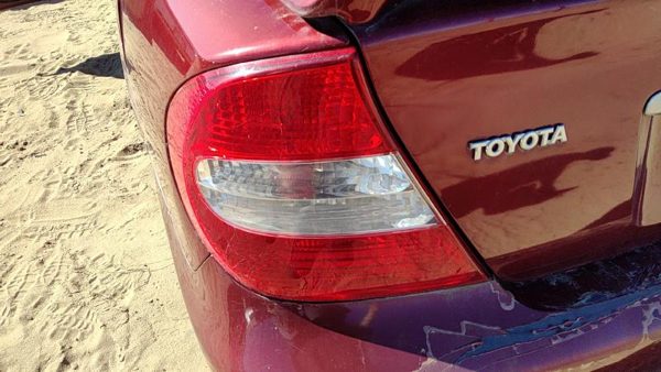 2002-2004 Toyota Camry Driver Left Tail Light Brake Lamp Oem Rear 81560Aa050 — photo 1