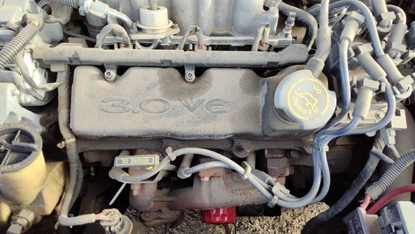 1997 Ford Taurus Valve Cover — photo 3