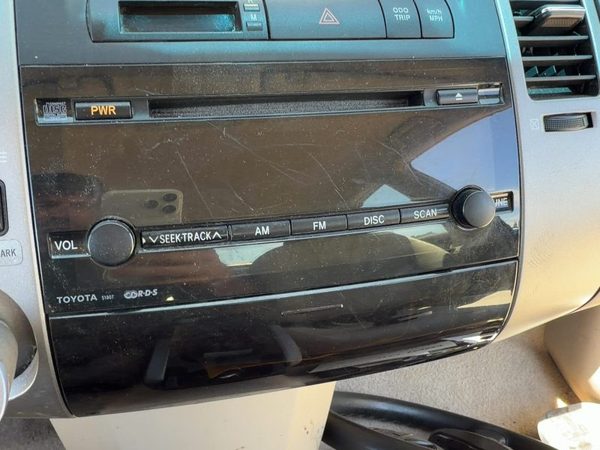 2004-2009 Toyota Prius Stock Radio Factory Stereo CD Player OEM 8612047090 — photo 1