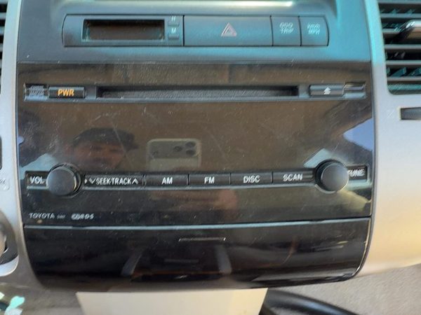 2004-2009 Toyota Prius Stock Radio Factory Stereo CD Player OEM 8612047090 — photo 4