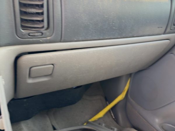 00-06 Suburban 1500 Glove Box Assembly Complete Door With Latch Oem Gray 92I — photo 2