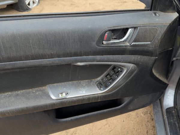 09 Legacy Outback Driver Left Front Door Trim Panel With Master Switch Black — photo 5