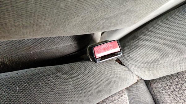 2002-2004 F350 Powerstroke Driver Left Front Seat Belt Buckle Receiver Oem Gray — photo 3
