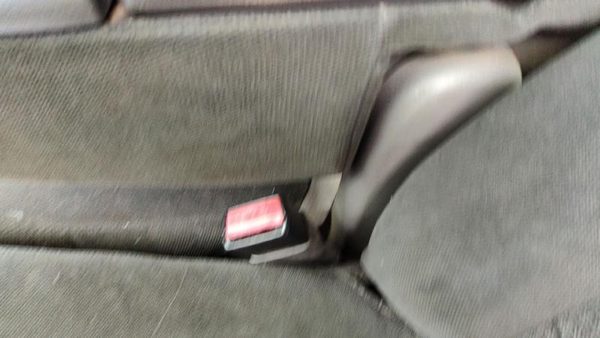 2002-2004 F350 Powerstroke Driver Left Front Seat Belt Buckle Receiver Oem Gray — photo 1