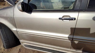 2005 Mercedes Ml Series Front Door LH Gold