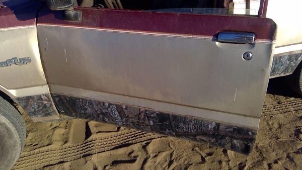 1986 Isuzu Pickup Front Door LH Red — photo 1