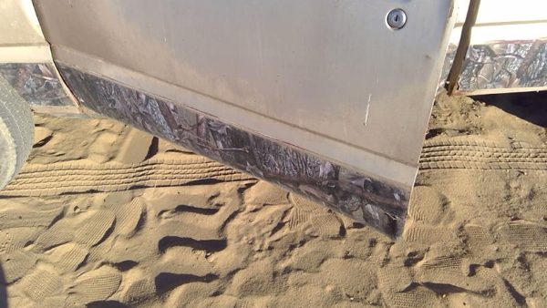 1986 Isuzu Pickup Front Door LH Red — photo 10
