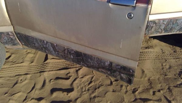 1986 Isuzu Pickup Front Door LH Red — photo 9