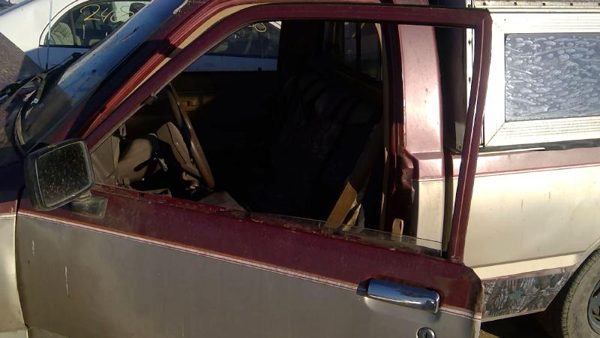 1986 Isuzu Pickup Front Door LH Red — photo 12
