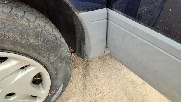1998-2003 Toyota Sienna Driver Left Lower Moulding From Fender Oem Trim Strip — photo 2