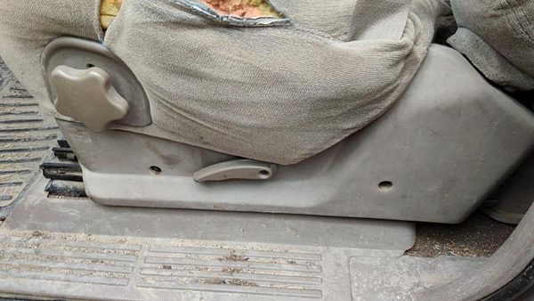 2001-2002 Chevy Silverado 2500 Hd Driver Left Side Seat Trim Panel Oem Tan 52D — photo 3