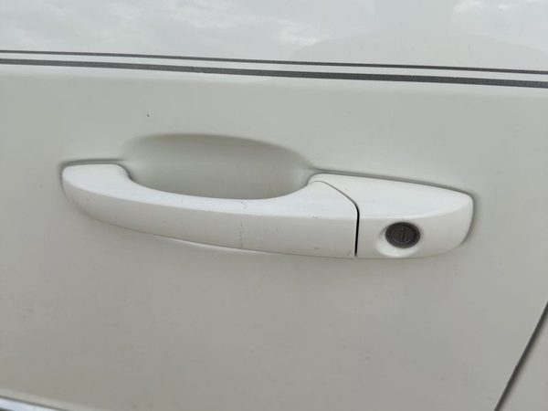 10-16 Town & Country Driver Left Front Outside Door Handle Oem White Pw1 — photo 2