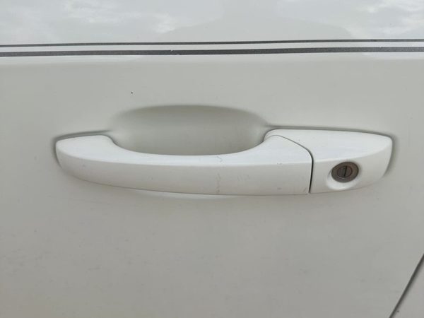 10-16 Town & Country Driver Left Front Outside Door Handle Oem White Pw1 — photo 3
