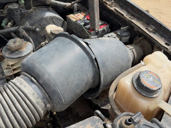 97-02 Expedition Complete Air Intake Cleaner Filter Box Housing With Tube 5.4L — photo 3