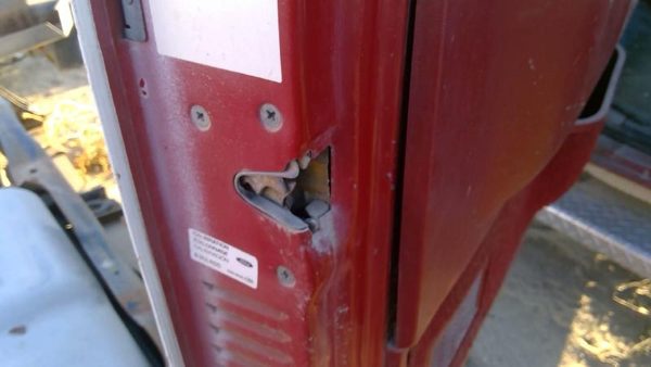 1989 F350 Driver Left Front Door Latch Mechanism W/ Inside Handle Lock Assembly — photo 2