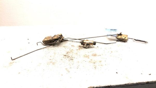 1989 F350 Driver Left Front Door Latch Mechanism W/ Inside Handle Lock Assembly — photo 9