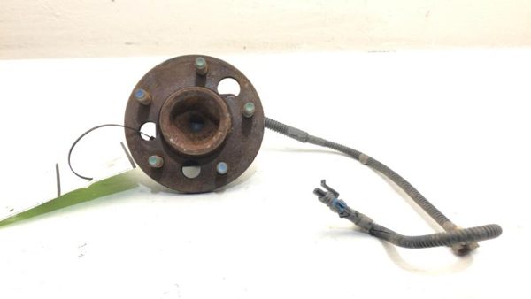 1997-2005 Chevy Venture Rear Spindle Stub Wheel Hub With Speed Sensor Wire Oem — photo 2