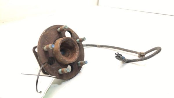1997-2005 Chevy Venture Rear Spindle Stub Wheel Hub With Speed Sensor Wire Oem — photo 3
