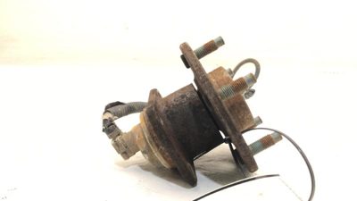 1997-2005 Chevy Venture Rear Spindle Stub Wheel Hub With Speed Sensor Wire Oem