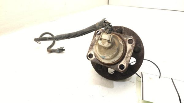 1997-2005 Chevy Venture Rear Spindle Stub Wheel Hub With Speed Sensor Wire Oem — photo 5