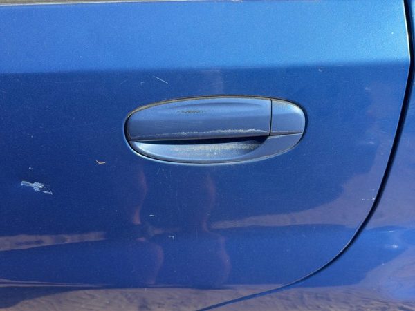 2004 Chevy Aveo Driver Left Rear Outside Door Handle Oem Back Hatchback Blue 33U — photo 2