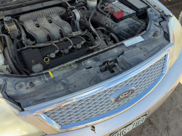 05-07 Ford Fivehundred Top Plastic Cover Above Radiator Support Sight Shield Oem — photo 1