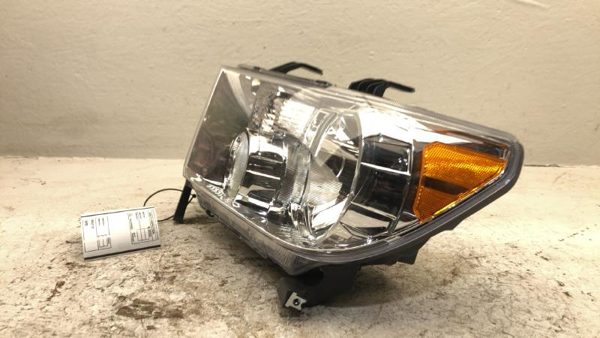 2007-2013 Toyota Tundra Passenger Right Head Light Front Lamp 811100C051 — photo 3