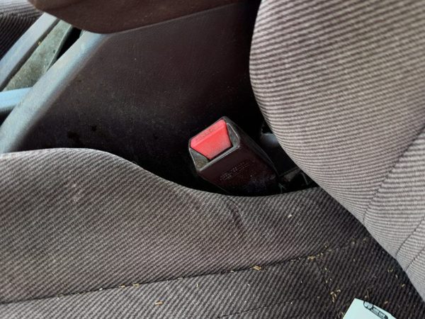 89 Honda Accord Lx Driver Left Front Seat Belt Buckle Receiver Oem Sedan Maroon — photo 1