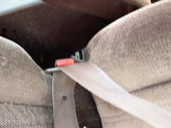 89 Honda Accord Lx Driver Left Front Seat Belt Buckle Receiver Oem Sedan Maroon — photo 3