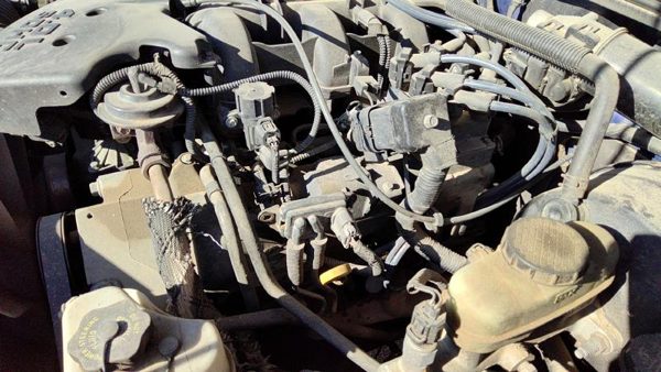 2005 Ford Ranger Valve Cover 4.0L — photo 3