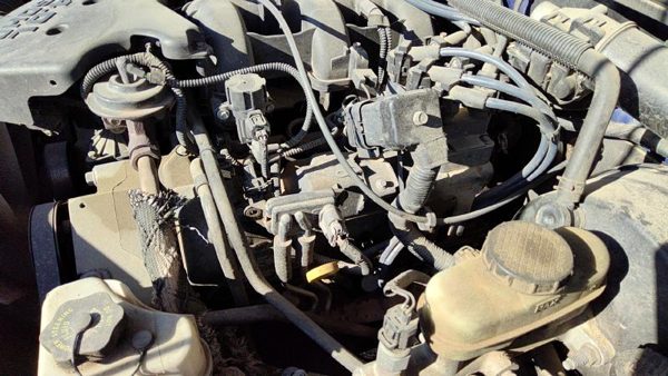 2005 Ford Ranger Valve Cover 4.0L — photo 4