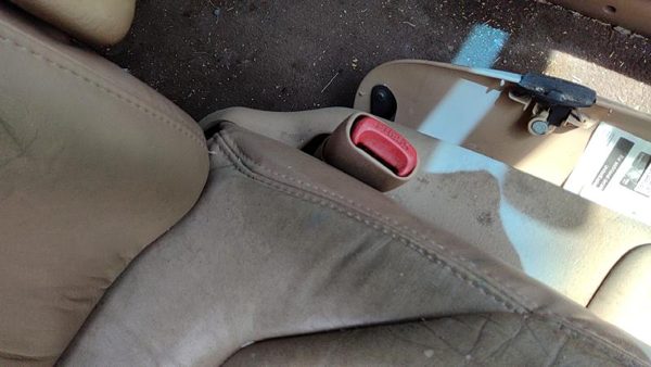 00 Town & Country Passenger Right Front Seat Belt Buckle Receiver Oem Tan — photo 1