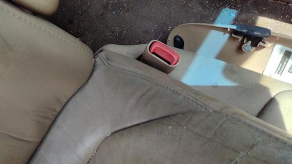 00 Town & Country Passenger Right Front Seat Belt Buckle Receiver Oem Tan — photo 2