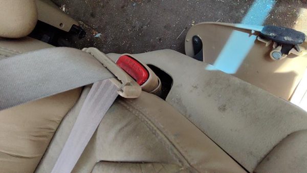 00 Town & Country Passenger Right Front Seat Belt Buckle Receiver Oem Tan — photo 3