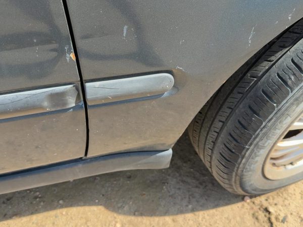 1996-2000 Honda Civic Passenger Right Moulding From Fender Oem Trim Strip — photo 4