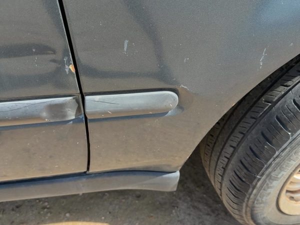 1996-2000 Honda Civic Passenger Right Moulding From Fender Oem Trim Strip — photo 5