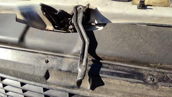 1996-2000 Town & Country Hood Latch Assembly With Bracket Oem — photo 1