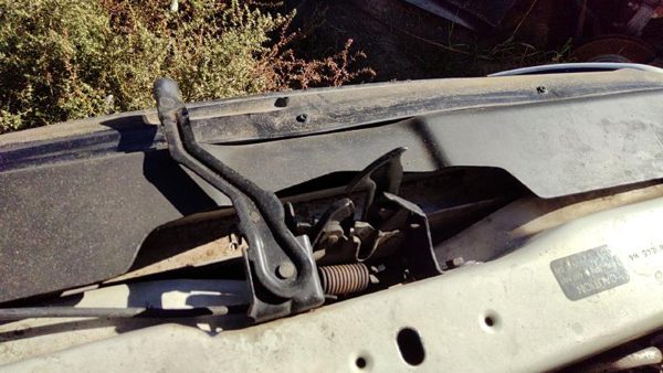 1996-2000 Town & Country Hood Latch Assembly With Bracket Oem — photo 2