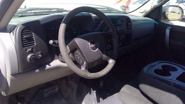 2011 GMC Sierra — vehicle photo 4