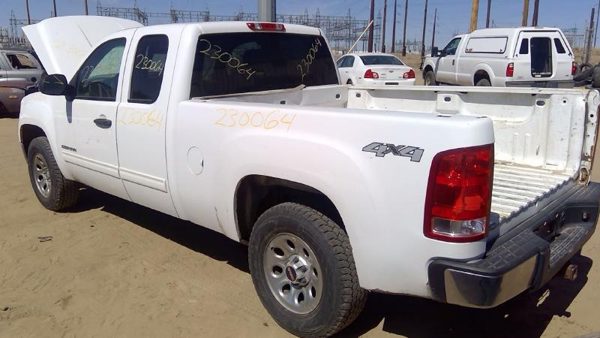 2011 GMC Sierra — vehicle photo 5