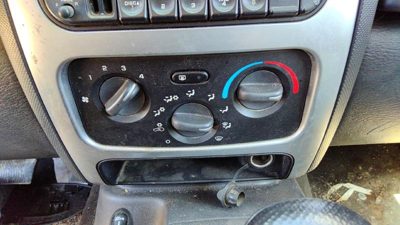 04-07 Jeep Liberty Temperature Control Module In Dash Heater Ac Head Unit Oem