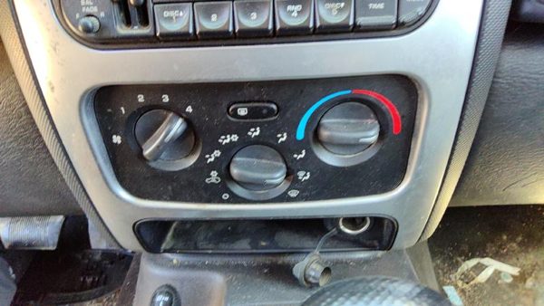 04-07 Jeep Liberty Temperature Control Module In Dash Heater Ac Head Unit Oem — photo 3