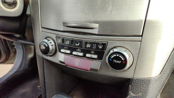 10-14 Legacy Outback Temperature Control Module In Dash Heater Ac Head Unit — photo 3