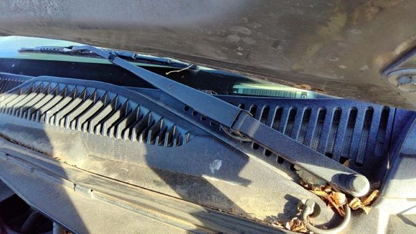 2000-2002 Chevy Suburban Driver Left Windshield Wiper Arm Oem Blade Lever — photo 3