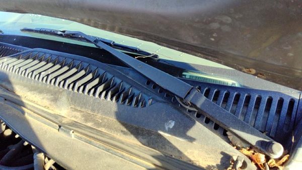 2000-2002 Chevy Suburban Driver Left Windshield Wiper Arm Oem Blade Lever — photo 1