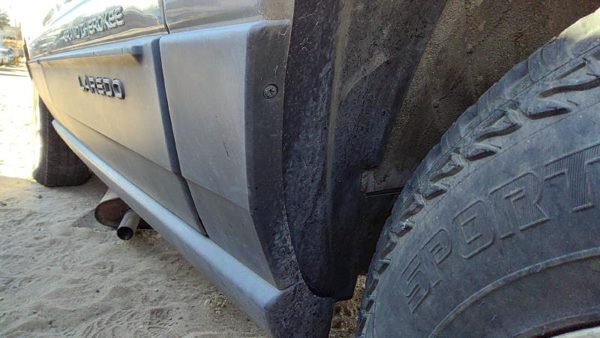 2001-2003 Jeep Grand Cherokee Passenger Right Moulding From Fender Trim Strip — photo 4