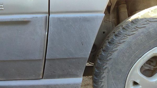 2001-2003 Jeep Grand Cherokee Passenger Right Moulding From Fender Trim Strip — photo 5